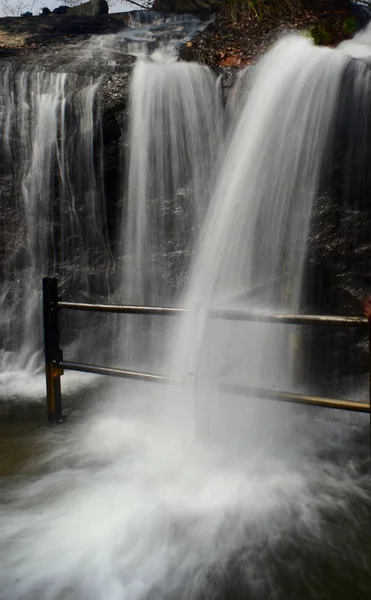 Chutes d'eau de Kumbakkarai - Chutes d'eau étonnantes au Tamil Nadu — Photo