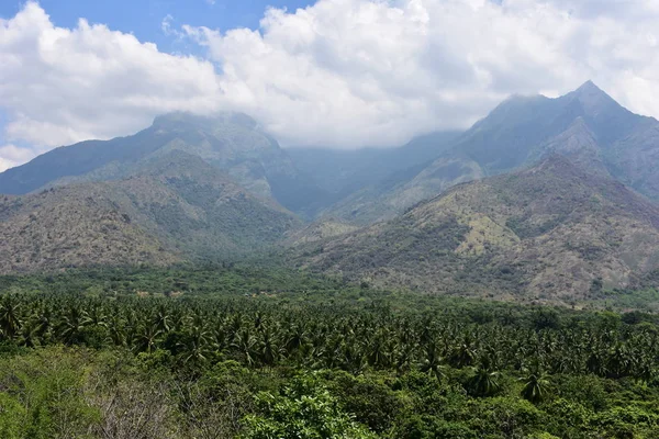 De Kurangani heuvels in de buurt van Bodinayakkanur in de wijk Theni — Stockfoto
