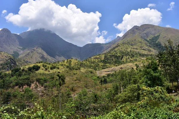 Kurangani Hills nära Bodinayakkanur i Theni distrikt — Stockfoto