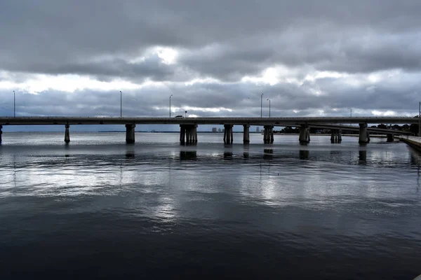 Tampa, Flordia, Verenigde Staten-7 januari 2017: Tampa Bay Bridge — Stockfoto