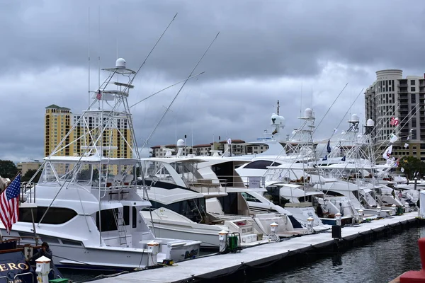 Tampa, Flordia, EE.UU. - 7 de enero de 2017: La Bahía de Tampa — Foto de Stock