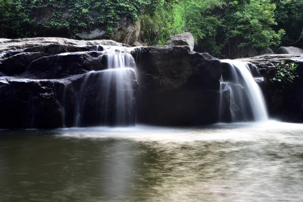 Cachoeiras de Adukamm e Rio Pambar — Fotografia de Stock