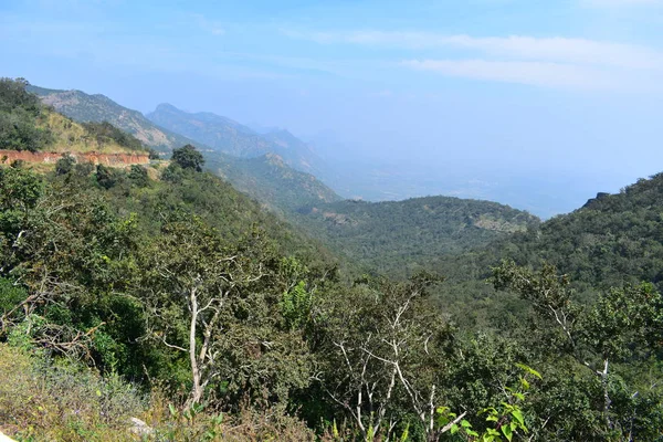 Blick auf das Cumbam-Tal von den Meghamalai-Hügeln in Tamil Nadu — Stockfoto