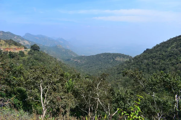 Blick auf das Cumbam-Tal von den Meghamalai-Hügeln in Tamil Nadu — Stockfoto