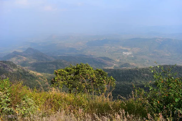 Вид на долину Камбам с холмов Мегамалай в Тамил Наду — стоковое фото