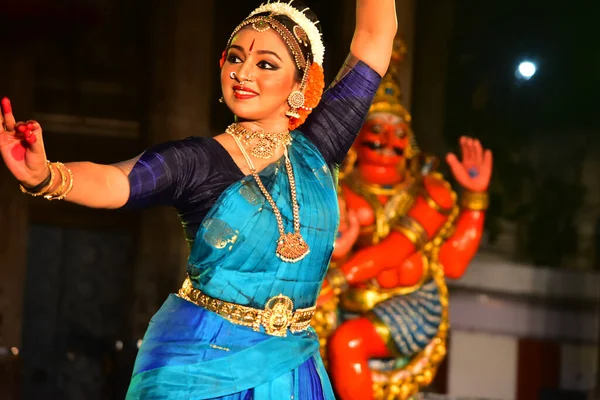 Chennai Tamilnadu Hindistan Şubat 2020 Aktris Lakshmi Menon Dans Performansı Telifsiz Stok Imajlar