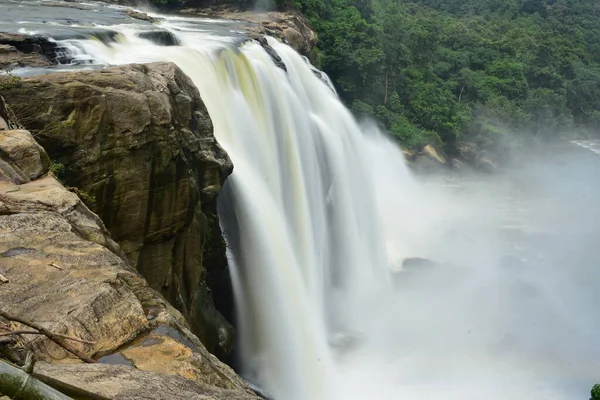 Kerala Hindistan 'a Su Şelalesi