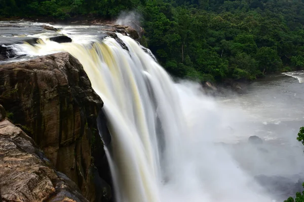 Kerala Hindistan 'a Su Şelalesi