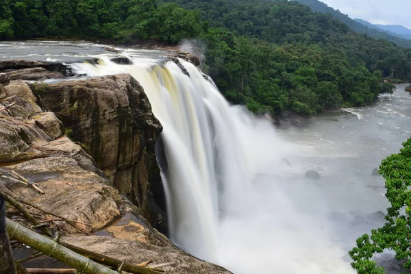 Kerala Hindistan 'a Su Şelalesi