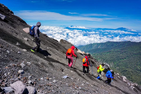 Alpinistas Descem Montanha Semeru — Fotografia de Stock