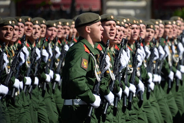  Soldiers of the 2nd Guards Motorized Rifle Taman Division during the parade on Red Square in honor of the Victory Day.