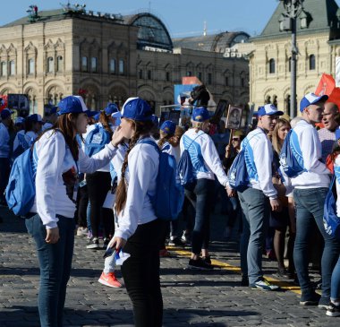  Zafer gönüllü Moskova Kızıl Meydan üzerinde 