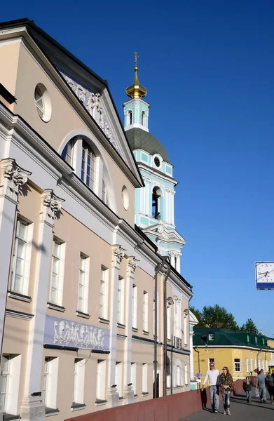 莫斯科银匠三位一体教堂钟楼. — 图库照片