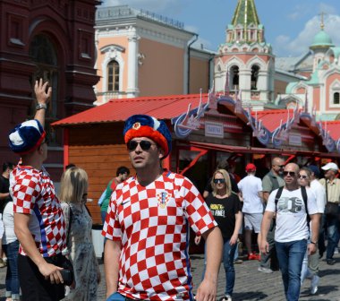  Rus Hatıra şapka kırmızı kare üzerinde yabancı futbol taraftarları
