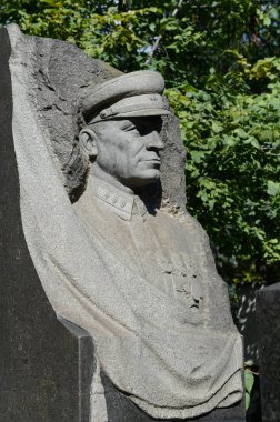  Sovyet Komutan, kırmızı Komutan Yakov Melkumov Moskova'da Novodevichy mezarlığında anıt.