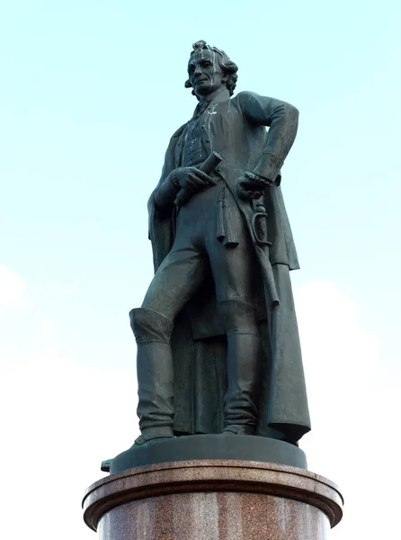 Monumento al Generalísimo Alexander Suvorov en la Plaza Suvorov de Moscú . — Foto de Stock