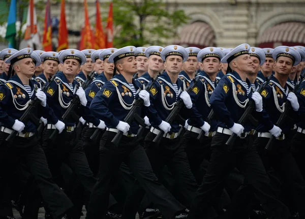 모스크바 러시아 학교의 2018 Cadets Nakhimova 기념일의 명예에서 광장에 퍼레이드의 — 스톡 사진