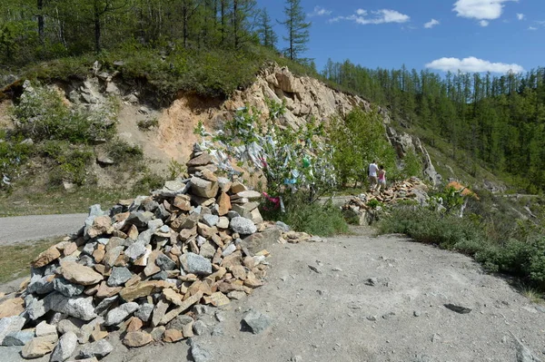 Passe Chike-Taman. A velha estrada da área de Chuysk. Mountain Altai. Sibéria Ocidental — Fotografia de Stock