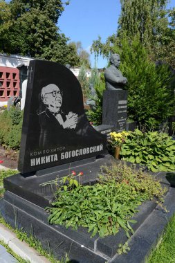  Besteci Nikita Bogoslovsky, Moskova Novodevichy mezarlığında mezar.
