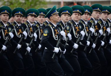  Öğrenciler ve Federal Güvenlik Servisi Rusya kostümlü prova geçit, Moskova sınır Enstitüsü.