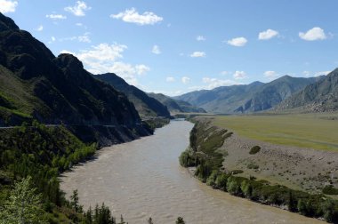 Altay Cumhuriyeti, Rusya 5 Haziran 2018: Güney Batı Sibirya dağ nehir Katun