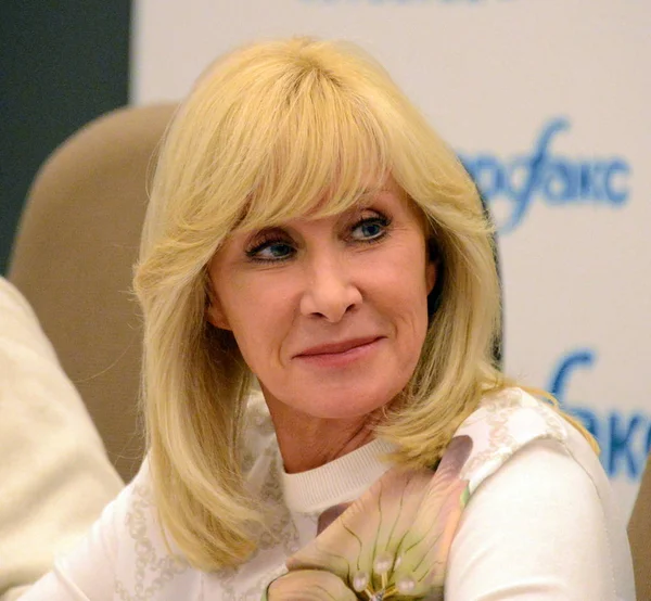  İyi bilinen Rus Tv sunucusu, devlet ve kamu figürü. Rusya Federasyonu Oksana Pushkina Devlet Duma milletvekili.