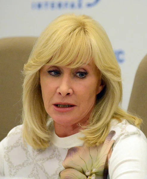  İyi bilinen Rus Tv sunucusu, devlet ve kamu figürü. Rusya Federasyonu Oksana Pushkina Devlet Duma milletvekili.