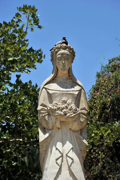 Sculpture in the park of the ancient sea pride of Cadiz — Stock Photo, Image