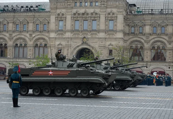 Infantry fighting vehicle BMP-3 at the dress rehearsal of the military parade dedicated to the Victory Day. — Stock Photo, Image