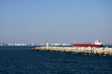 Cadiz, İspanya - 5 Temmuz, 2011:Tanker Carolina Teresa Cadiz Körfezi Cadiz Atlantik Okyanusu kıyısında liman liman.