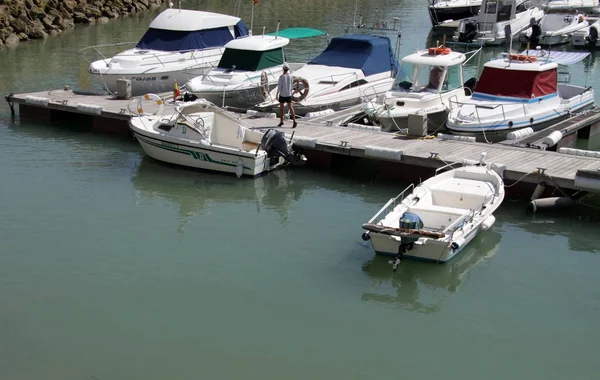 Cadiz Spanje Juli 2011 Parking Van Zeiljachten Motorboten Haven Van — Stockfoto