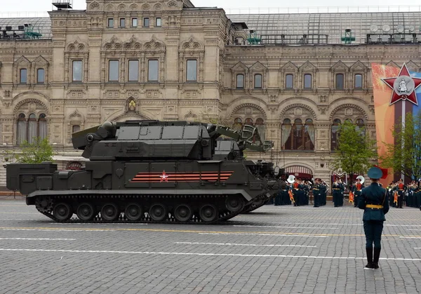Системи тактичної протиракетної будь-яку погоду "Tor-м2" на репетиції в день перемоги парад на Червоній площі. — стокове фото