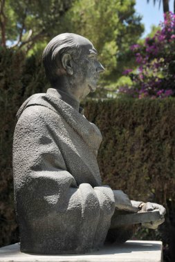   Yazar Jos Mara Pman yılında Cadiz şehir park anıt.