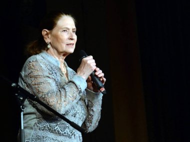  Ünlü Sovyet ve Rus sinema oyuncusu Lyudmila Zaitseva moviegoers ile bir toplantıda.