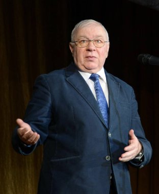 Moskova, Rusya 4 Aralık 2017: Tiyatro ve sinema Andrei Martynov izleyici ile bir toplantıda, ünlü Sovyet ve Rus oyuncu.