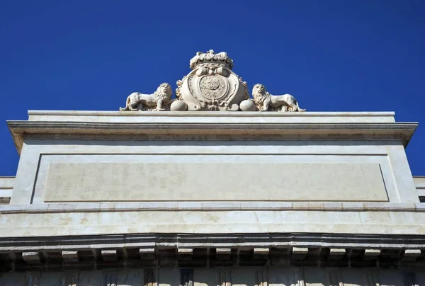 Cadiz Spain July 2011 Coat Arms Building Ancient Maritime City — Stock Photo, Image