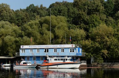  Moskova Nehri üzerinde 