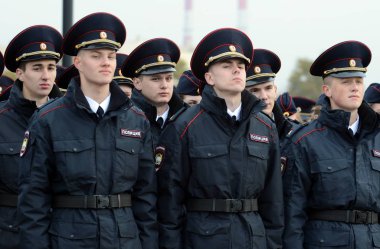  Öğrenciler Moskova Üniversitesi Hukuk Bakanlığı iç işleri, Rusya tören binasında polis