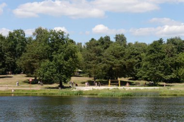 Moskova, Rusya - 25 Haziran, 2018:People sakin doğal ve tarihi parkta 