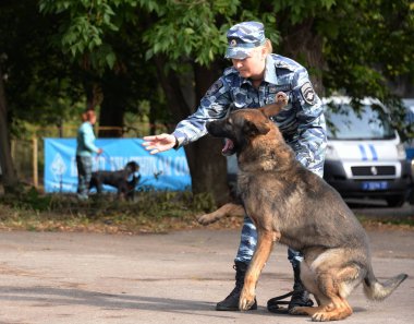  Köpek eğitimi Ulusal Muhafız birimi hizmet
