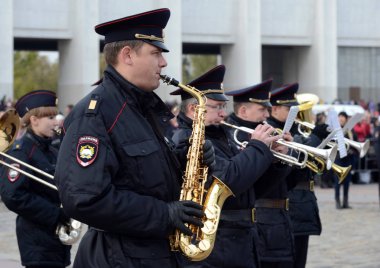  Polis bando müzisyenler Poklonnaya Hill Moskova gerçekleştirmek