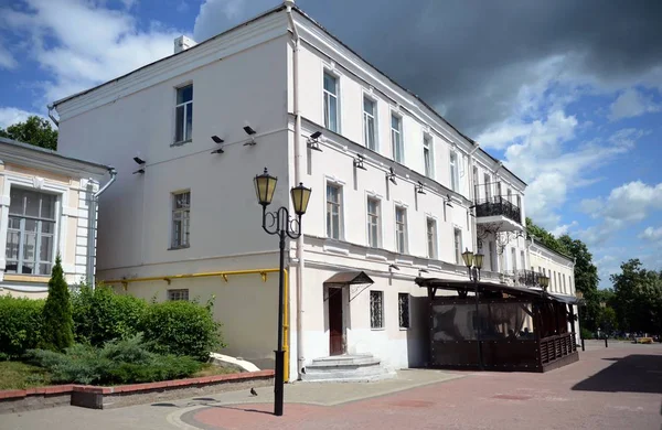 Edifício de escritórios na rua Comissário Krylov em Vitebsk — Fotografia de Stock