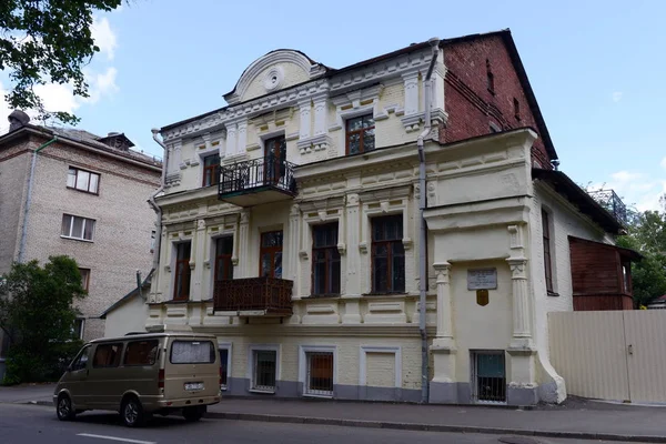 Старое здание на улице Путной в Витебске — стоковое фото