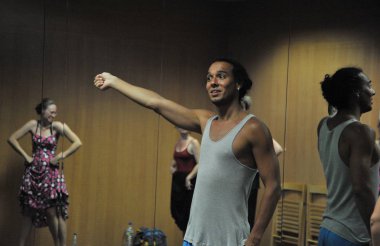 Cadiz, İspanya - 6 Temmuz 2011: Flamenko öğretmen Miguel Vargas Flamenko Sanat Merkezi'nde 