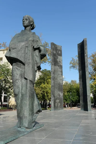 Monument to Nadezhda Krupskaya on Sretensky Boulevard in Moscow — Stock Photo, Image