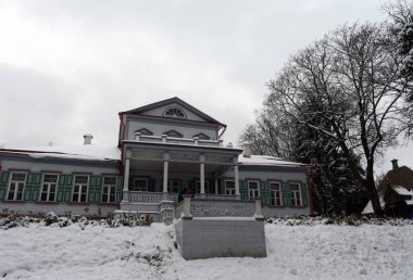   Ana manor house Müzesi-rezerv Abramtsevo içinde