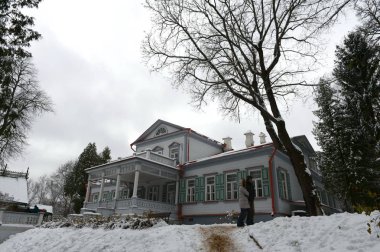   Ana manor house Müzesi-rezerv Abramtsevo içinde