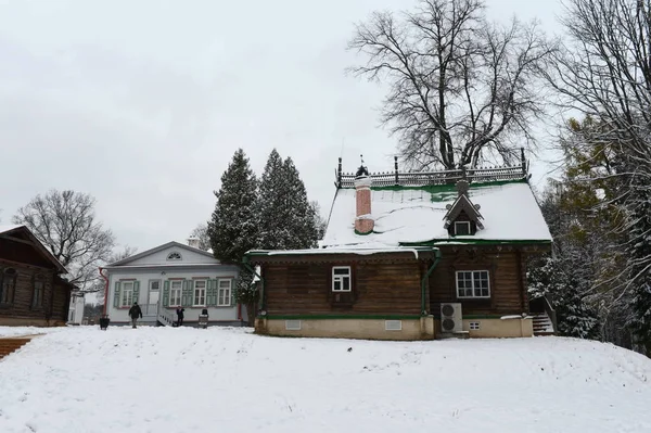 Studio-workshop of voormalige keramische workshop in het landgoed Abramtsevo. Moskou regio. Sergiev Posad district. Dorp Abramtsevo — Stockfoto