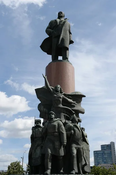 Monument till Vladimir Lenin på området Kaluga i Moskva — Stockfoto