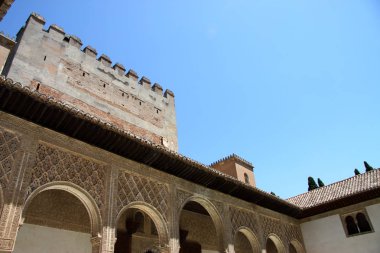 Granada, İspanya - 16 Temmuz 2011: Granada'da Alhambra Nasrid sarayında bina Mexuar, Fragmet